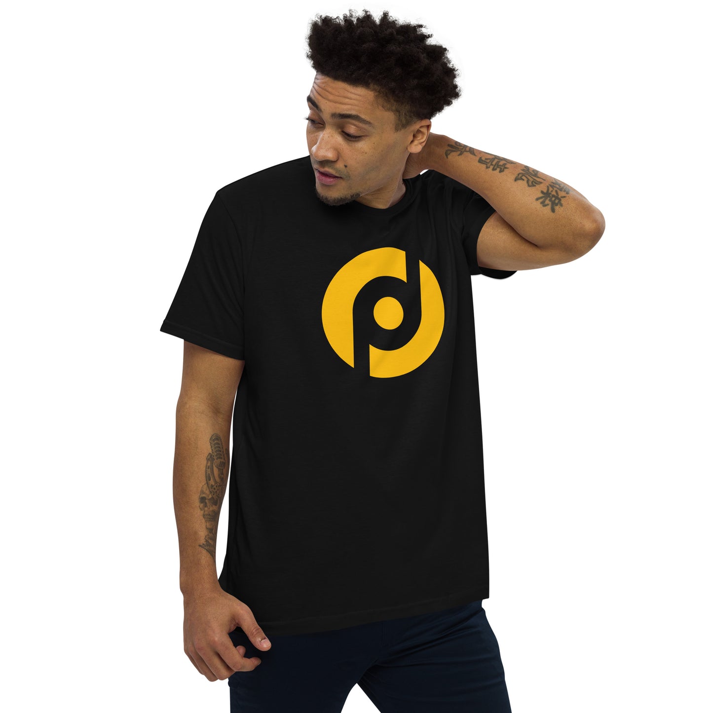 Camiseta preta ícone amarelo
