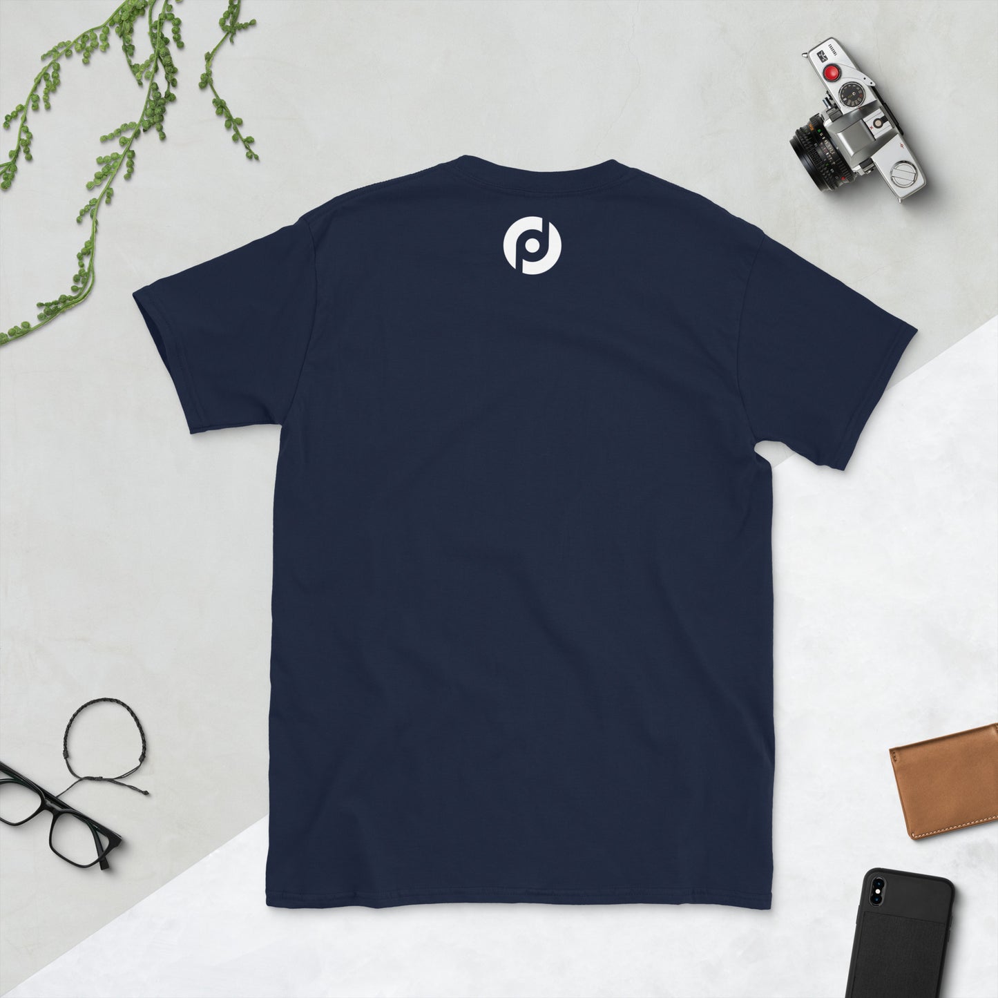 Camiseta color logo branco